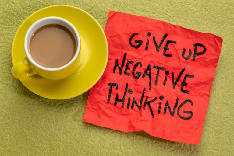 Rompiendo el Ciclo de Pensamientos Negativos con la Terapia Cognitivo-Conductual